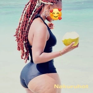 Liz-Curvy